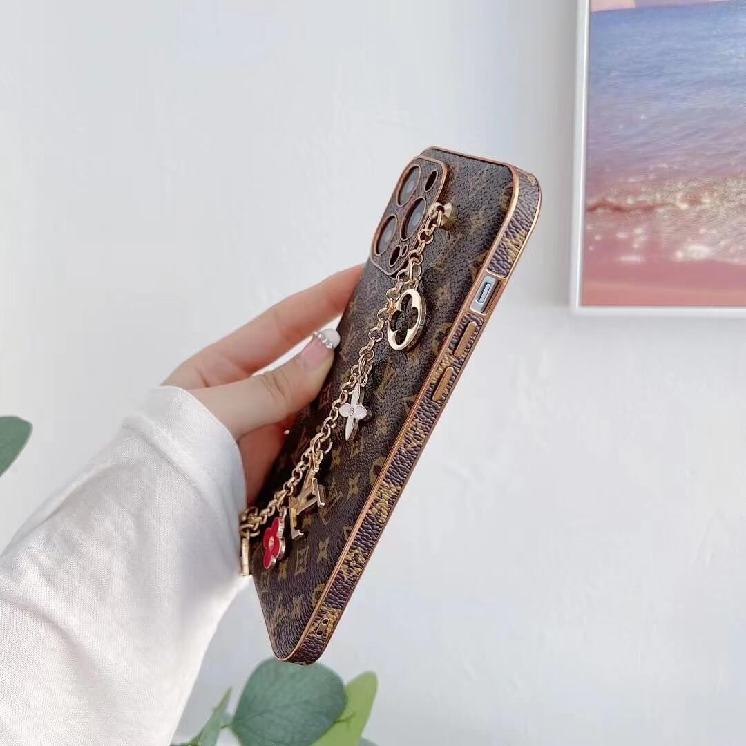 Louis Vuitton Chain Wristband Case for iPhone 14 13 12 11 Pro Max